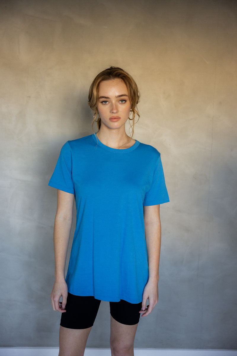 Embrace All s/s Tee in Ibiza Blue